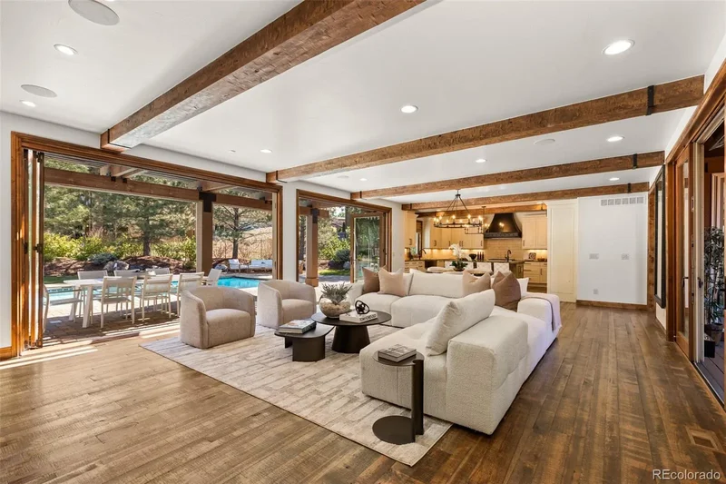 Single Family Residence in Lone Tree