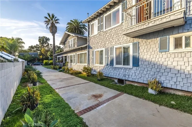 790 N El Molino, Altadena, California, United States. - Photo 8
