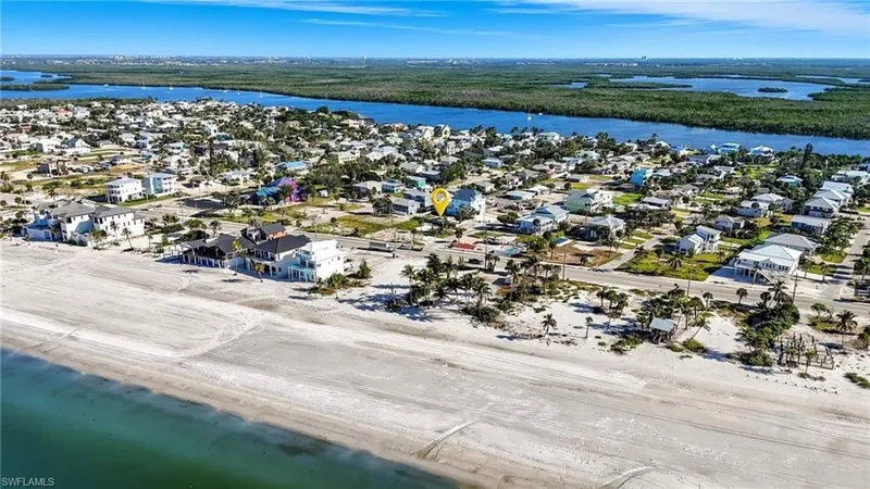 117 Hibiscus DR, Fort Myers Beach, Florida, United States. - Photo 3