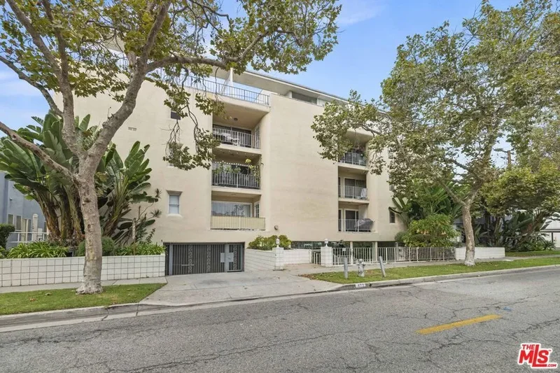 423 S Rexford Drive 106, Beverly Hills, California, United States. - Photo 9