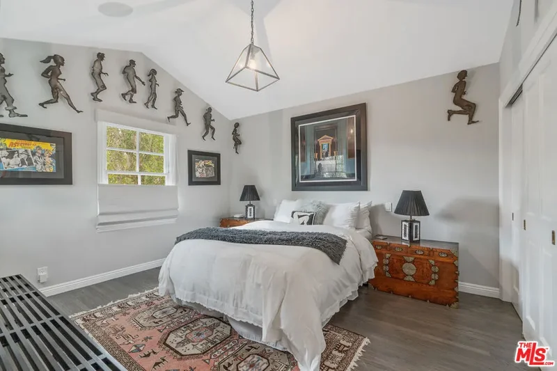 1528 Forest Knoll Drive, Los Angeles, California, United States. - Photo 29