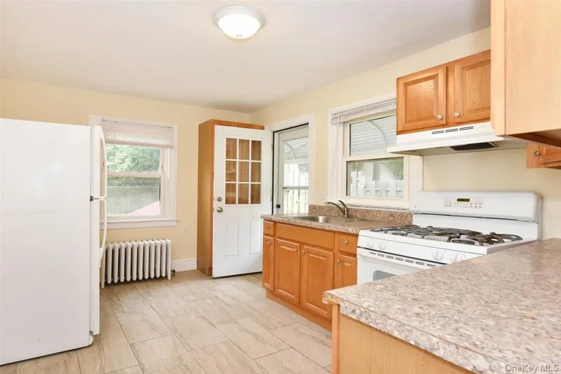 106 Grandview Avenue, Great Neck, NY 11020, Great Neck, New York, United States. - Photo 26