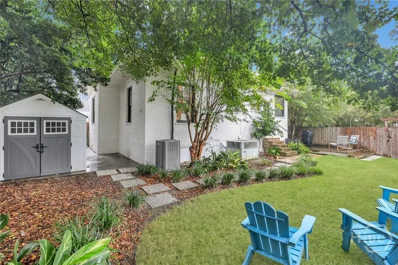 202 E 51st Street, Savannah, Georgia, United States. - Photo 8