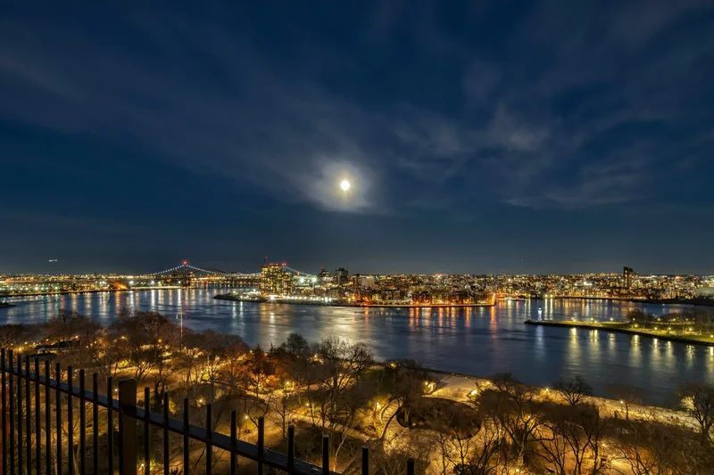 EAST END AVENUE, New York, New York, United States. - Photo 28