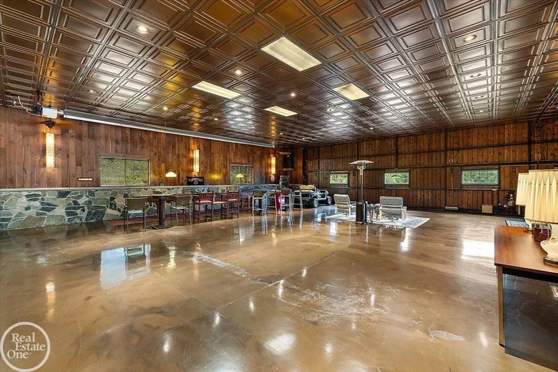 5350 Brewster, Oakland Township, MI, 48306, USA, Rochester, Michigan, United States. - Photo 37