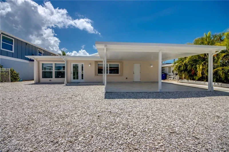 107 Albatross Street, Fort Myers Beach, FL 33931, Fort Myers Beach, Florida, United States. - Photo 37