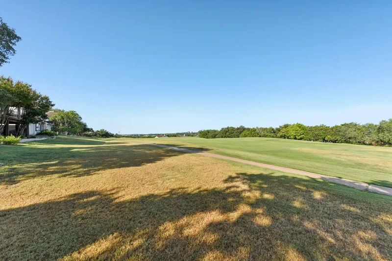 319 Hazeltine DR, The Hills, Texas, United States. - Photo 31