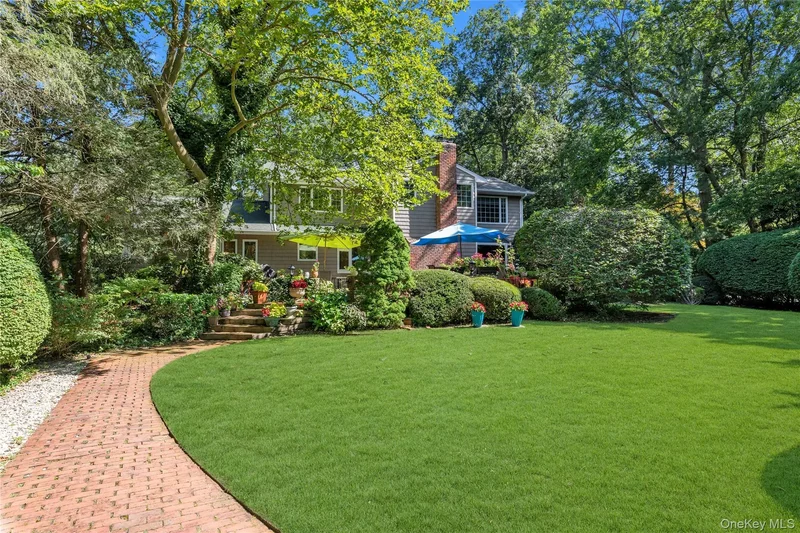 8 Lisa Drive, Huntington Station, New York, United States. - Photo 9