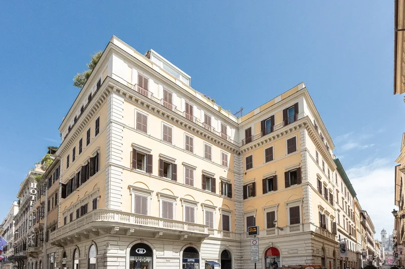 Prestigious residence in the heart of Rome - Largo Goldoni