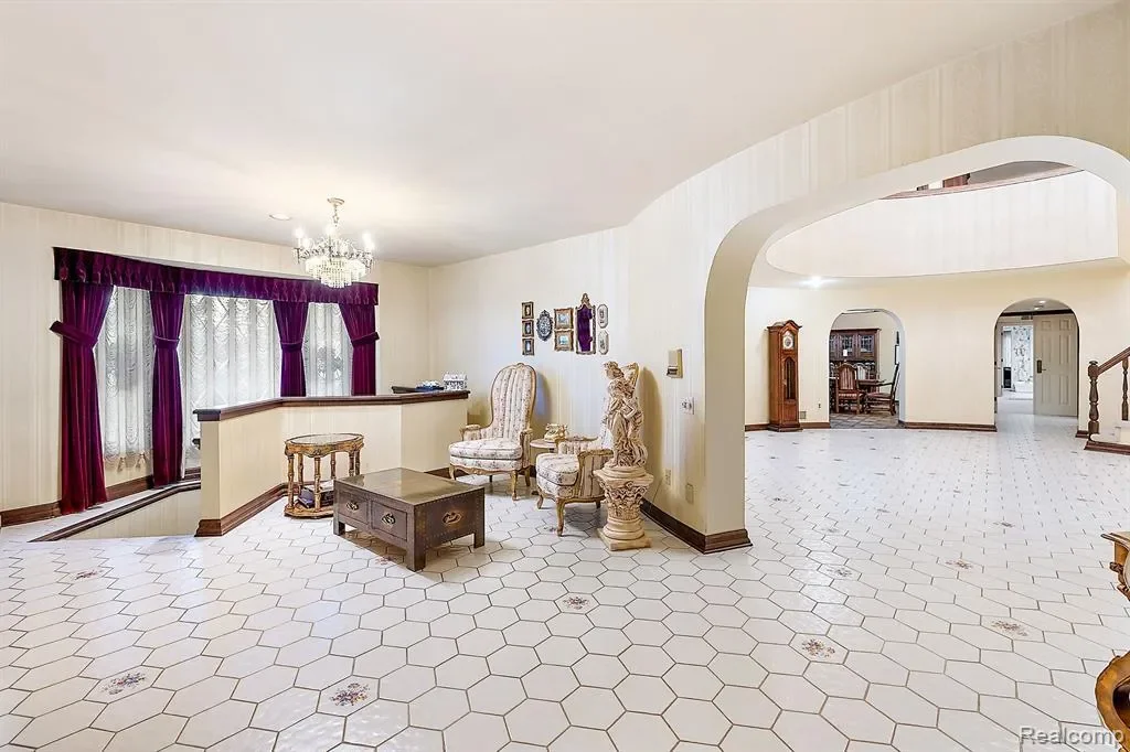 4670 COVE Road, West Bloomfield Twp, MI 48323, Orchard Lake Village, Michigan, United States. - Photo 14