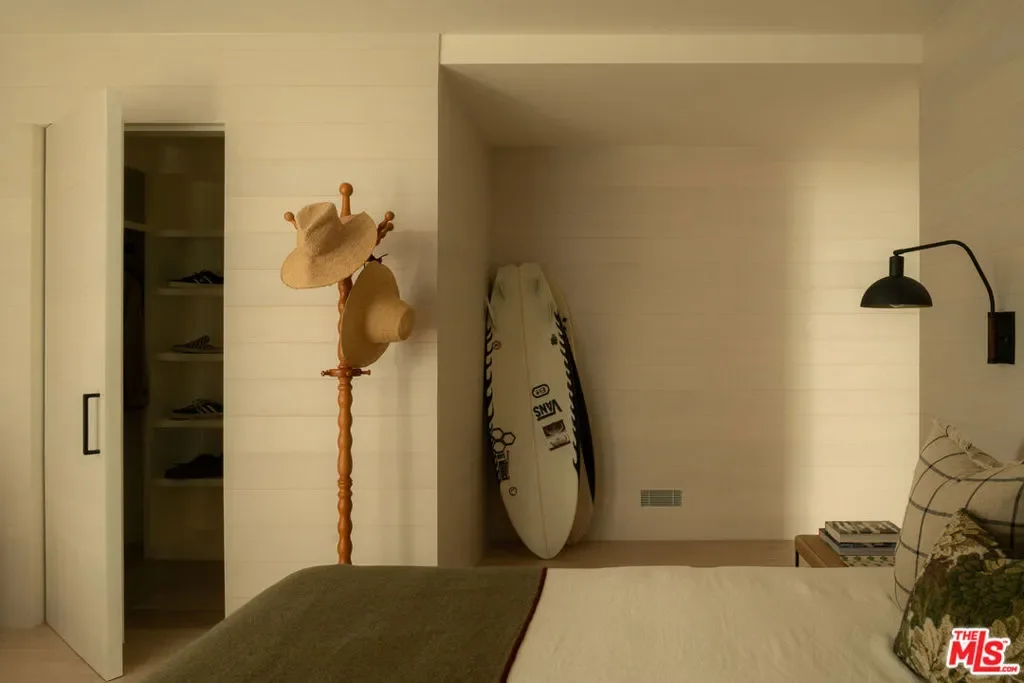120 N Hart Avenue, Santa Monica, California, United States. - Photo 15