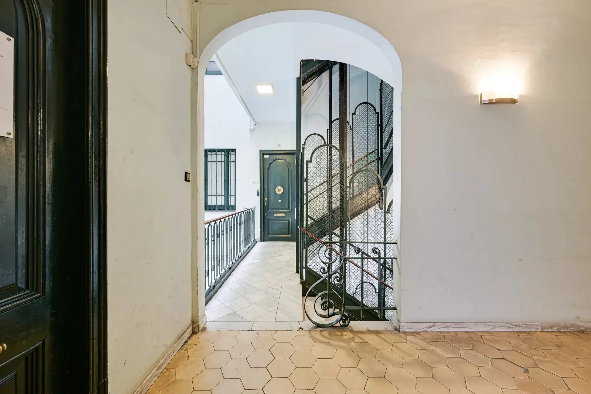 Exclusive 4-Bedroom Apartment Combining Classic Charm and Modern Luxury