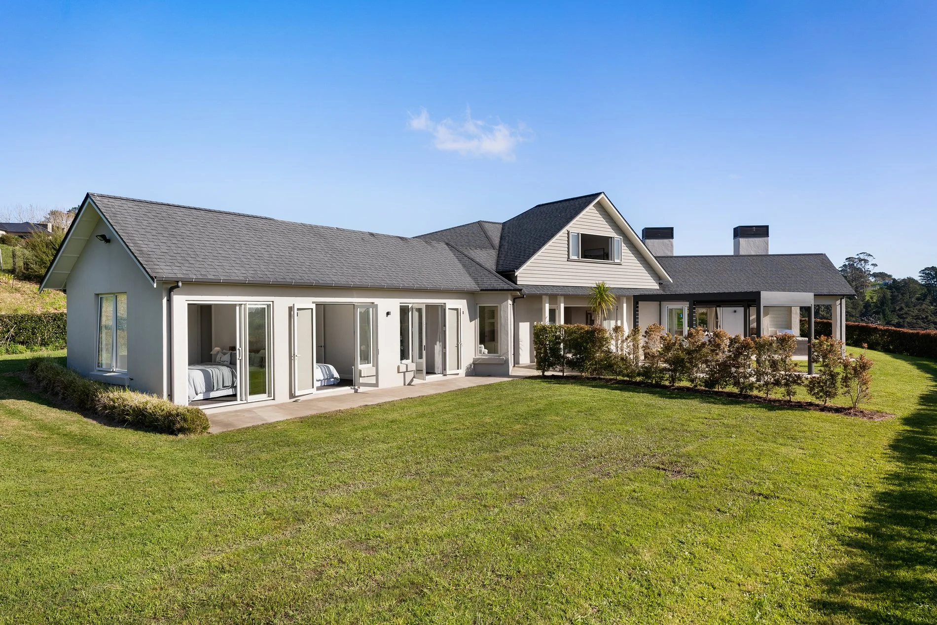 Exterior photo 3