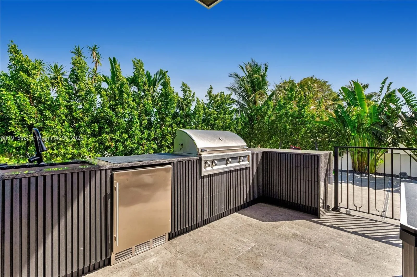 9045 Hawthorne Ave, Bal Harbour, Florida, United States. - Photo 27