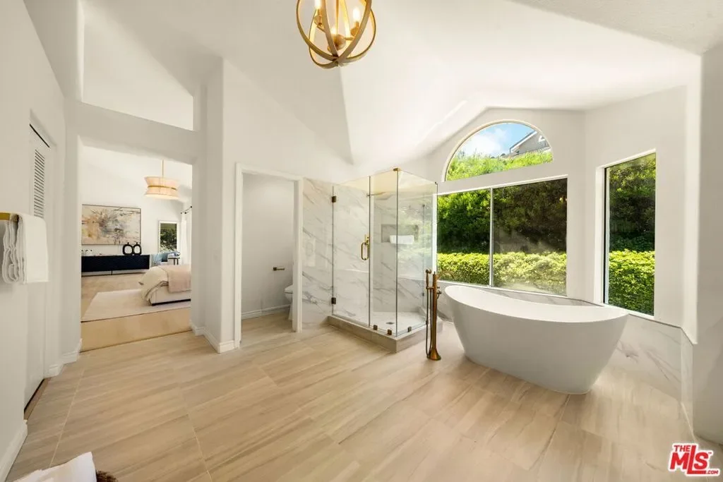 22248 Cairnloch Street, Hidden Hills, California, United States. - Photo 14