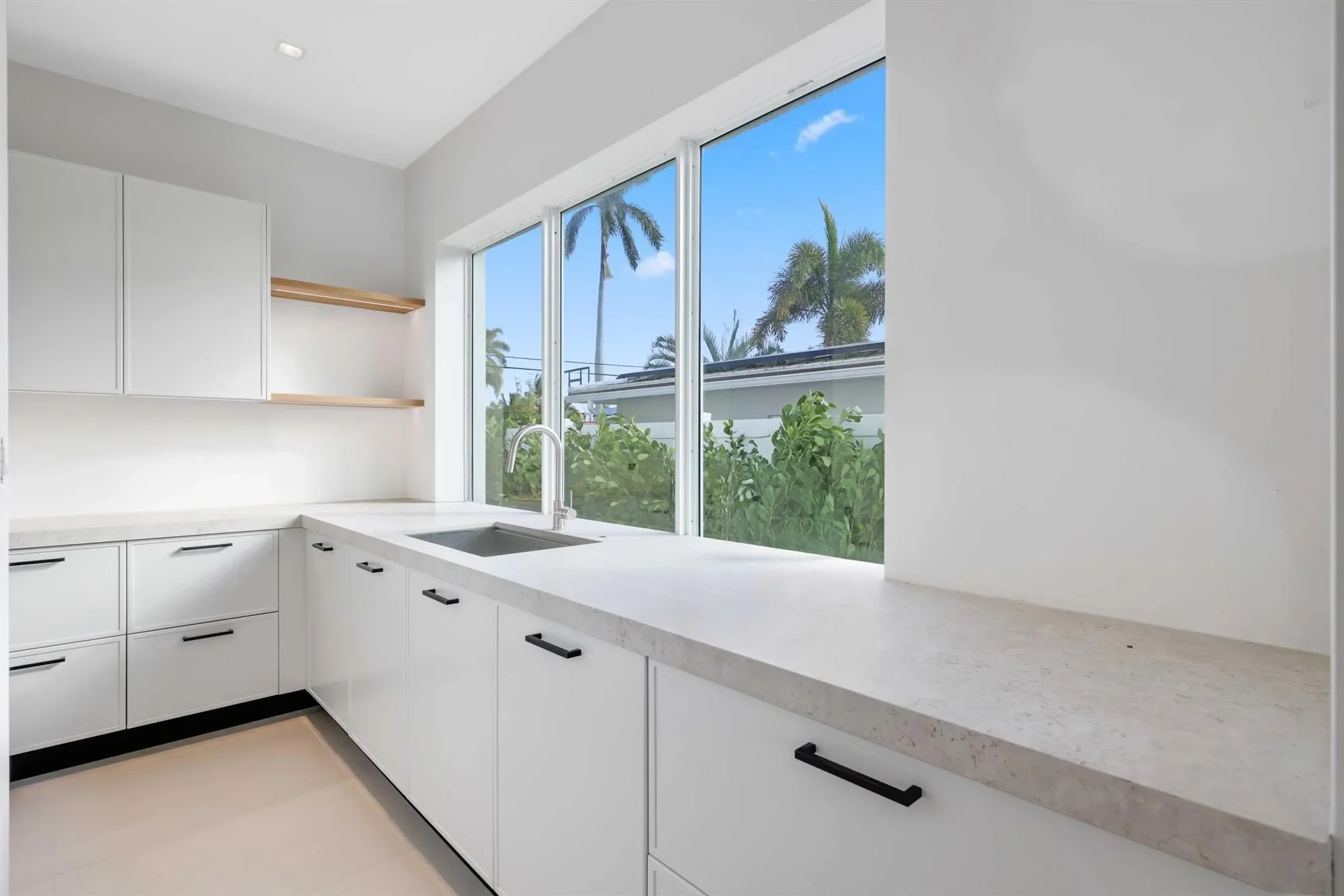 810 NE 70th Street, Boca Raton, Florida, United States. - Photo 8