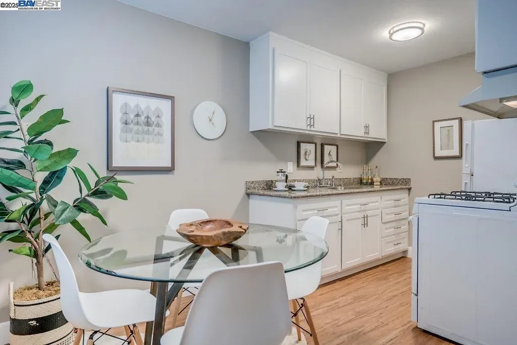 2093 Mt. Diablo Street, Concord, California, United States. - Photo 12