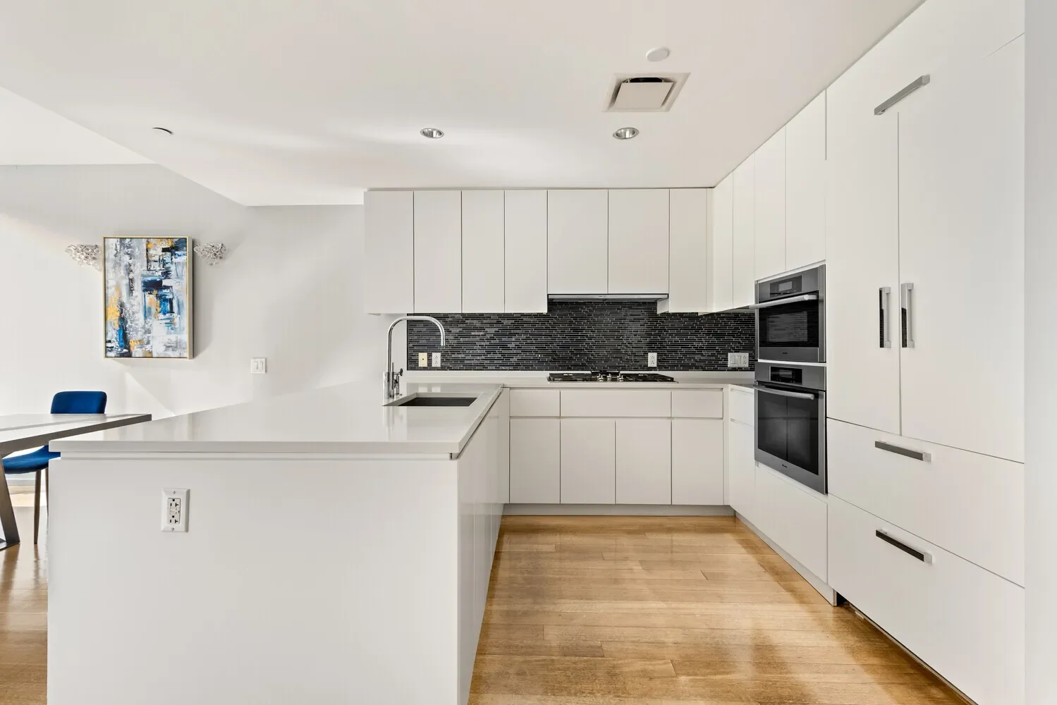 425 West 53rd Street                                         #409, New York, New York, United States. - Photo 3