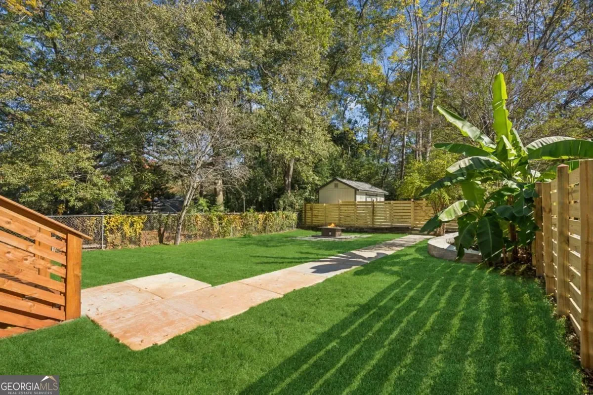 Exterior photo 9