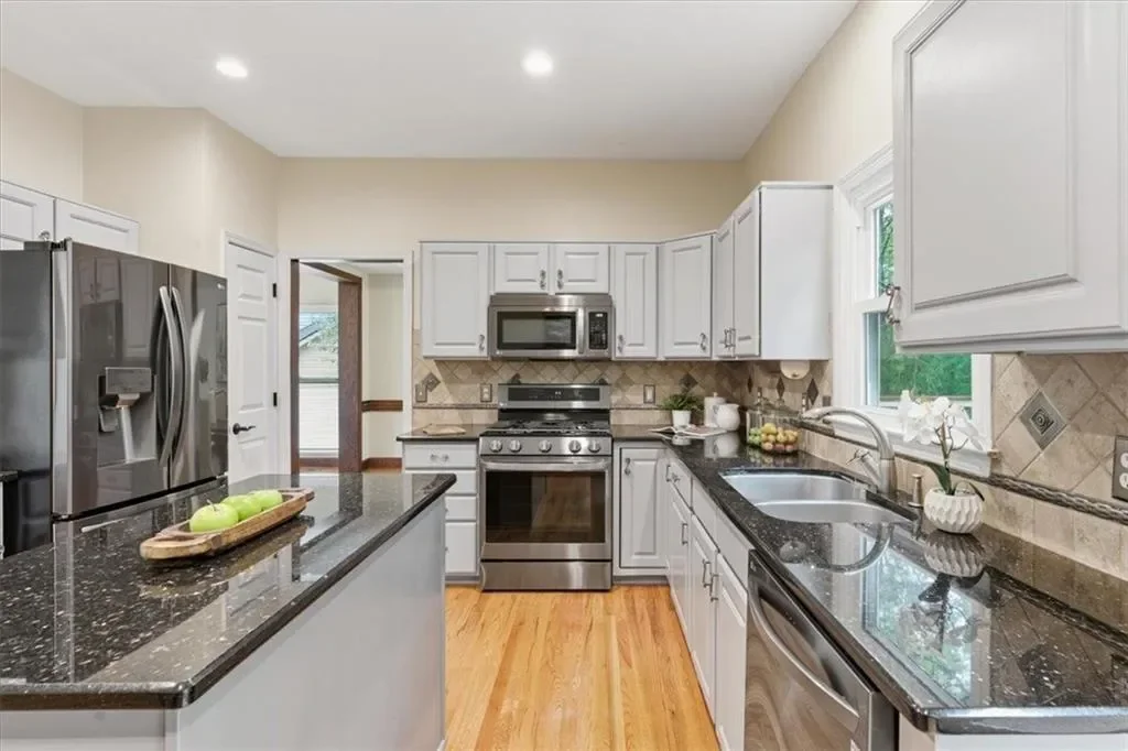 535 Tumbling Creek Drive, Alpharetta, Georgia, United States. - Photo 13