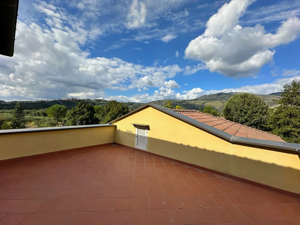Exterior photo 9