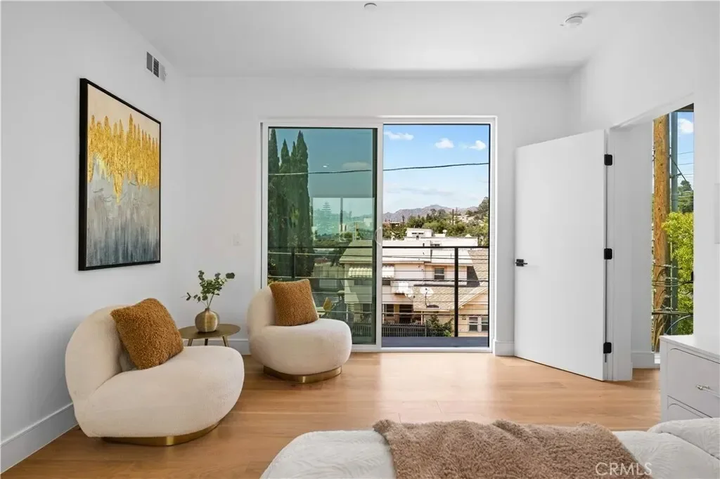 6050 E Burwood Avenue, Los Angeles, California, United States. - Photo 30