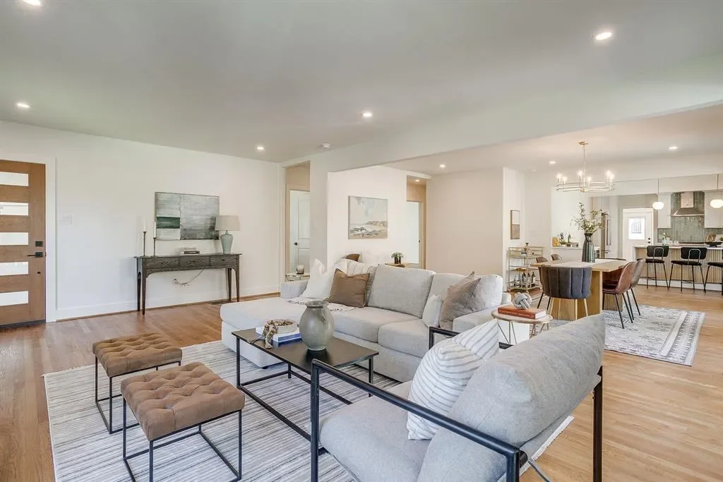 2560 Rogers Avenue, Fort Worth, Texas, United States. - Photo 6