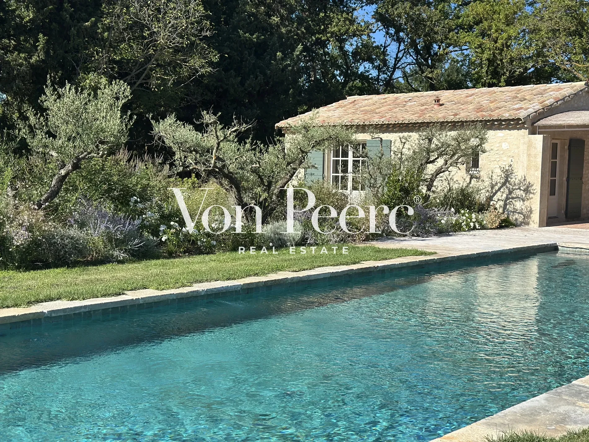 Eygalières, Provence-Alpes-Côte d'Azur, France. - Photo 18
