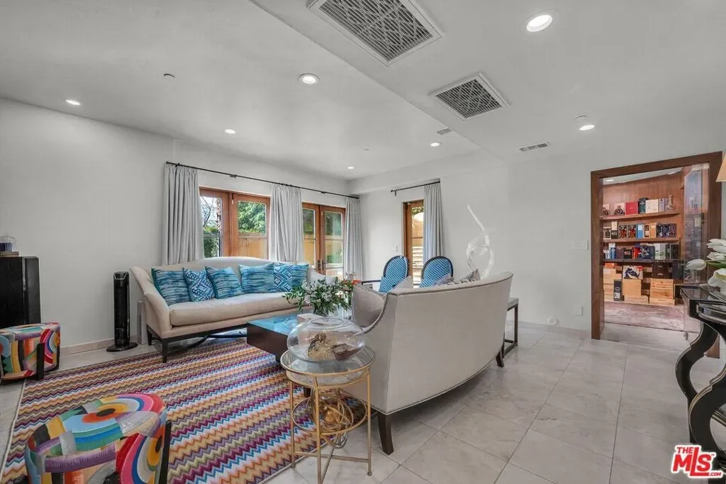 3110 Benedict Canyon Drive, Beverly Hills, California, United States. - Photo 50