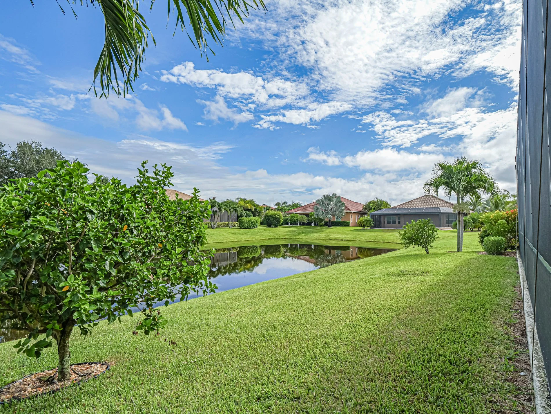 5560 61st Place , Vero Beach, FL 32967, Vero Beach, Florida, United States. - Photo 4