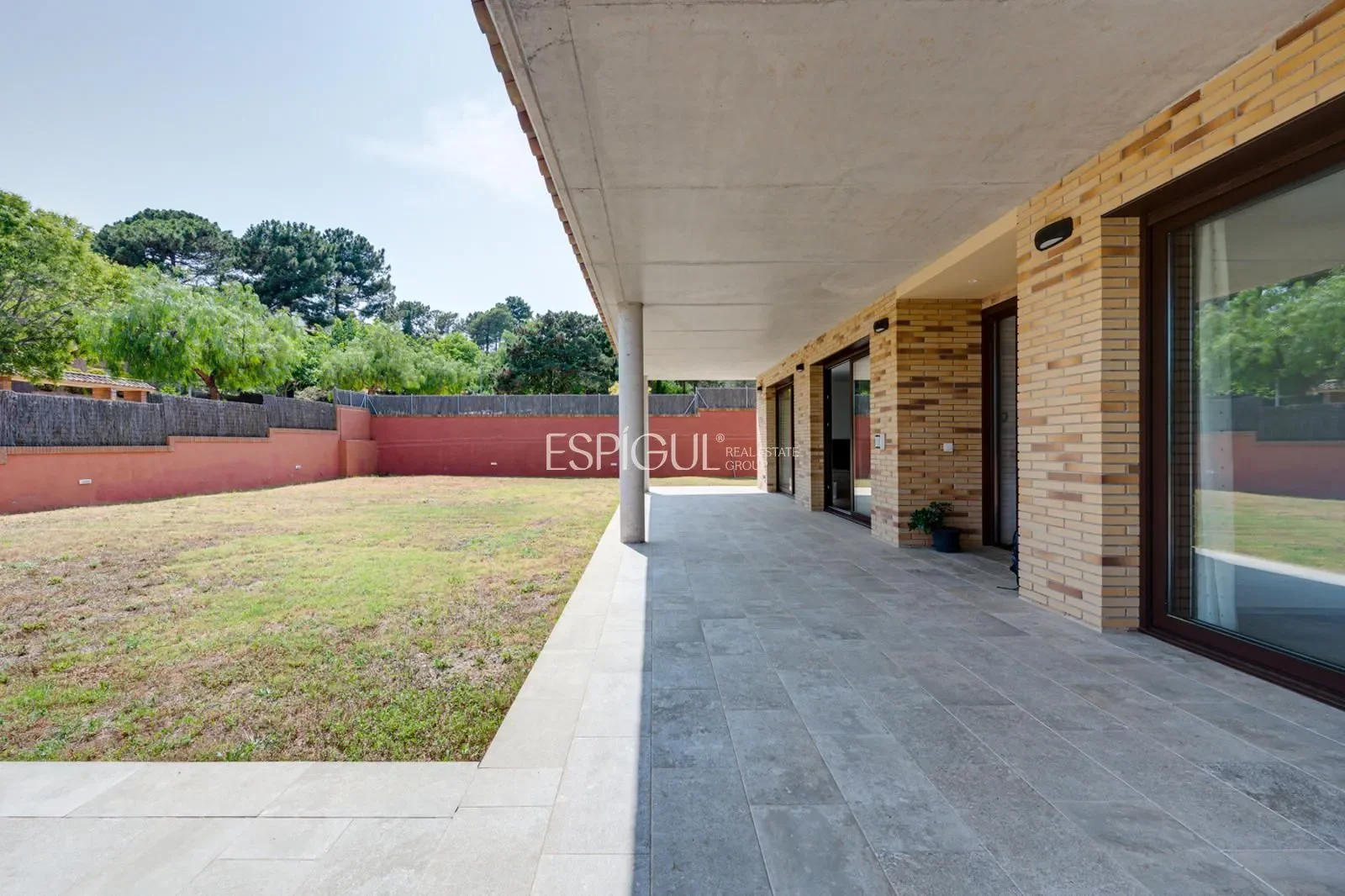 Exterior photo 7