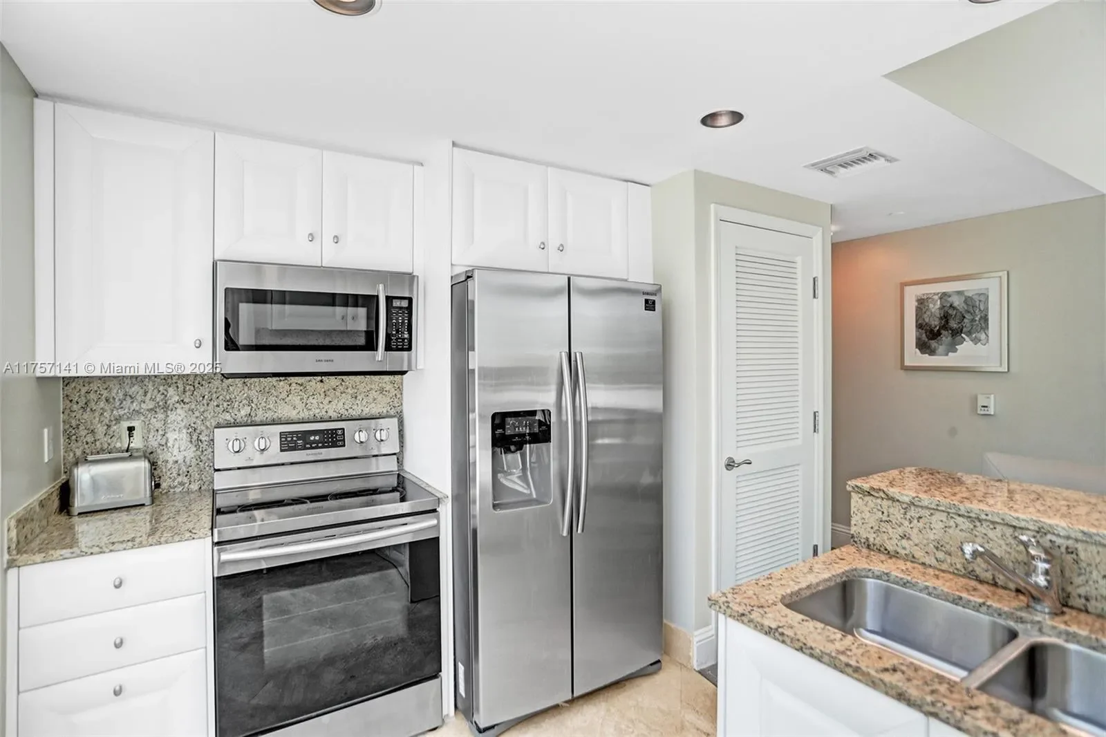 4401 Collins Ave 702/704, Miami Beach, Florida, United States. - Photo 19