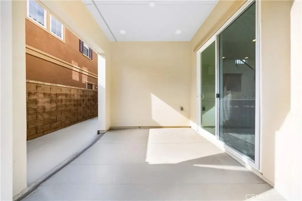 20611 W Chestnut Circle, Los Angeles, California, United States. - Photo 17