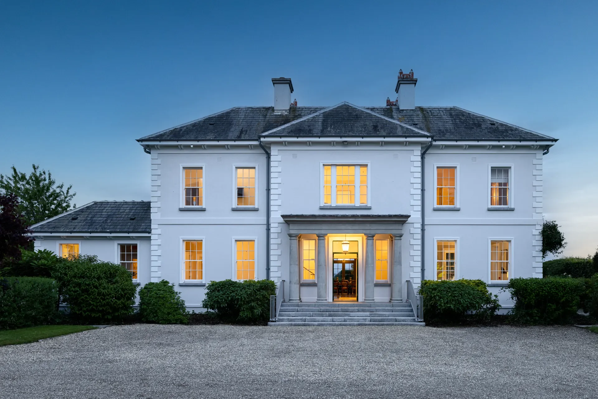 Exterior photo 7