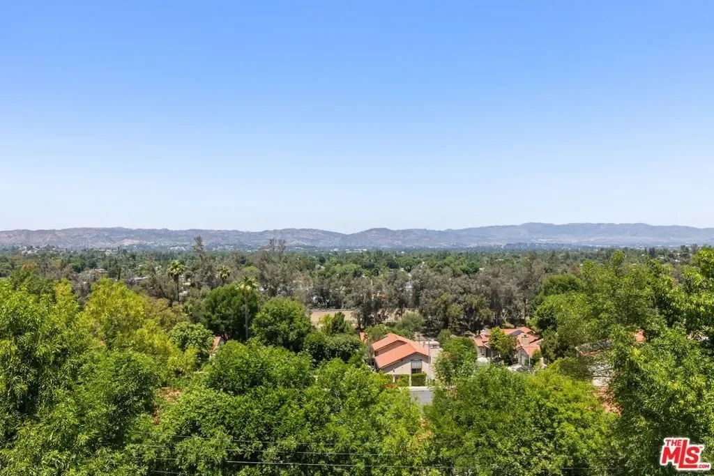 22449 Cass Avenue, Los Angeles, California, United States. - Photo 18
