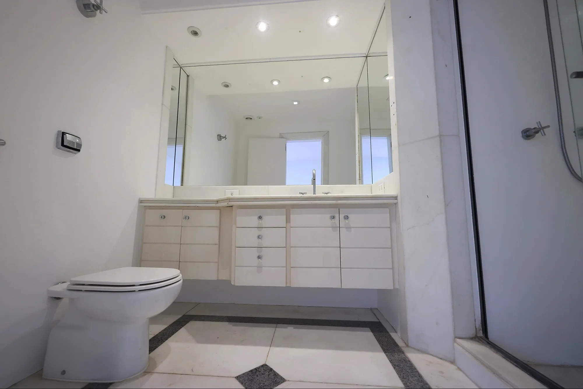 Gallery photo 3