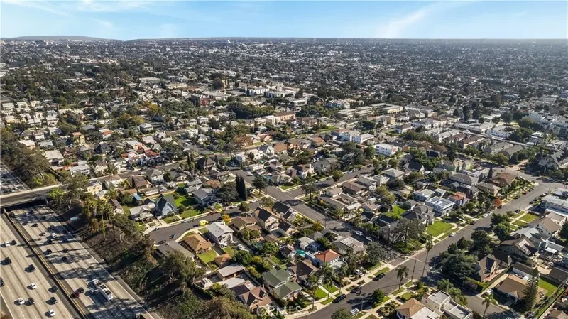 2410 8th Avenue, Los Angeles, CA 90018, Los Angeles, California, United States. - Photo 43
