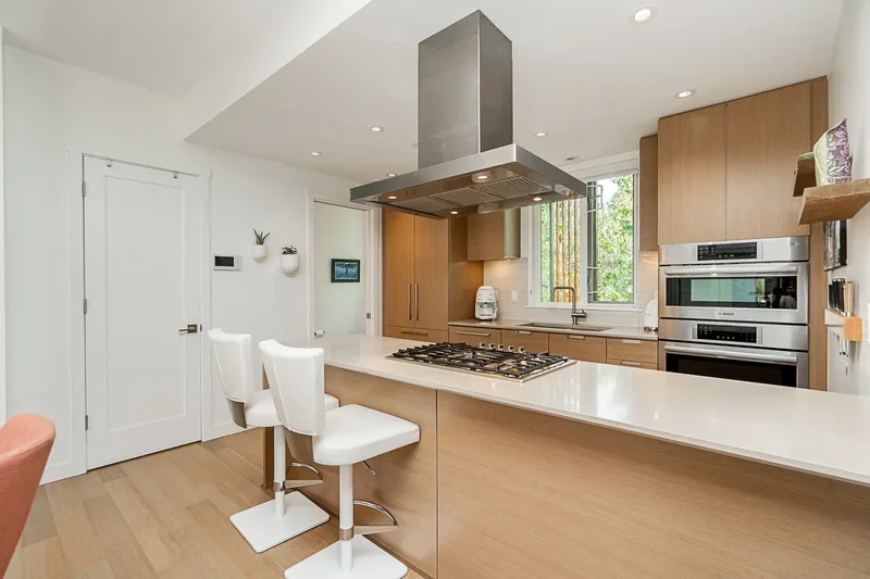 102 - 1205 Harold Road, North Vancouver, British Columbia, Canada. - Photo 2