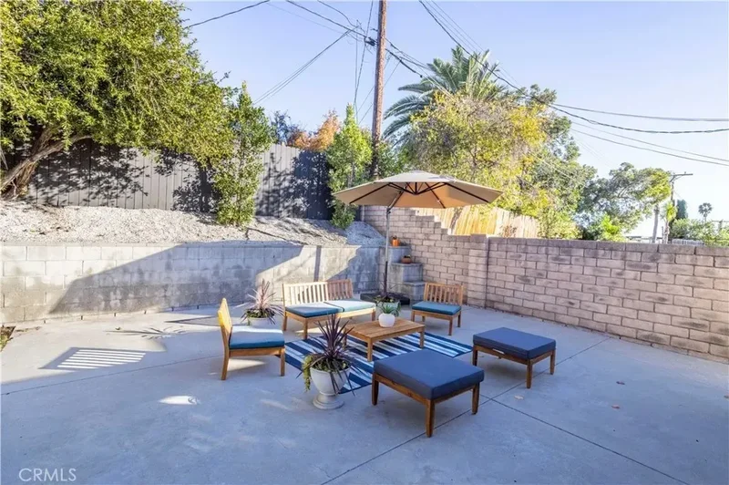 11722 Hayvenhurst, Los Angeles, California, United States. - Photo 32
