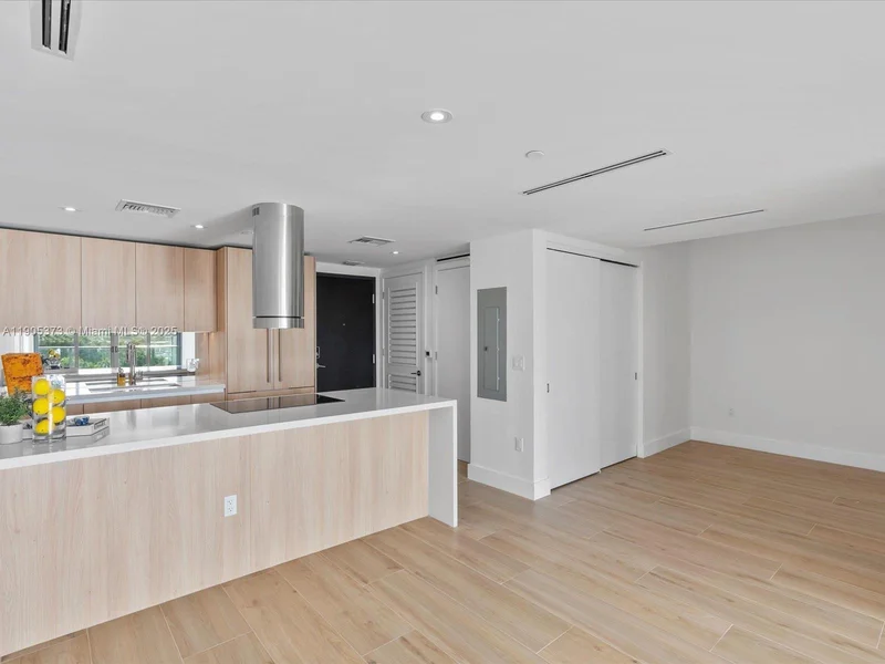 9901 W Bay Harbor Dr 605, Bal Harbour, Florida, United States. - Photo 2
