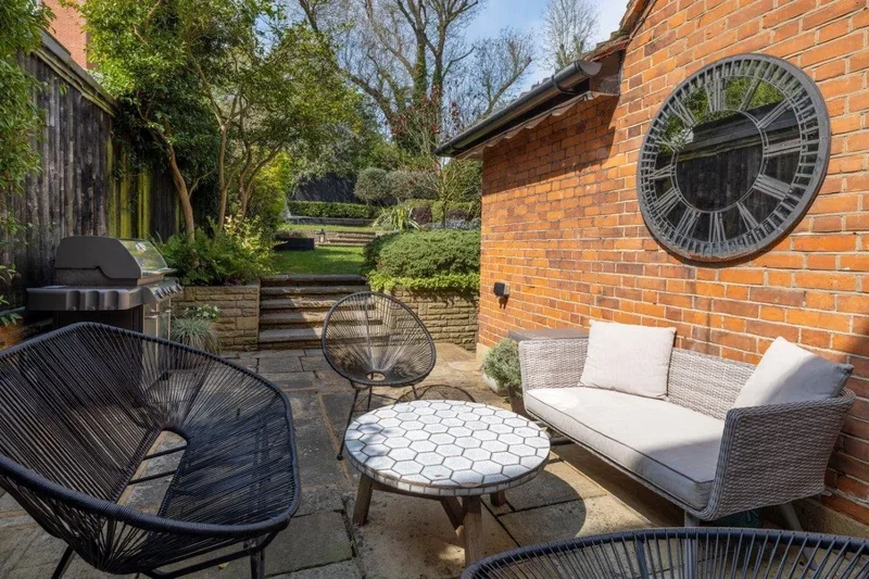 Kidderpore Gardens, Hampstead, London, NW3 7SS