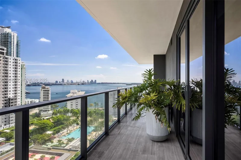 1451 Brickell Ave 1901, Miami, Florida, United States. - Photo 23
