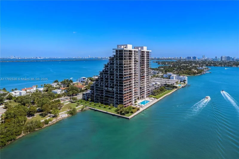 1000 Venetian Way 810, Miami, Florida, United States. - Photo 41