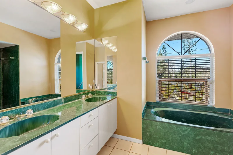 508 Siesta Drive, Sarasota, FL 34242, Siesta Key, Florida, United States. - Photo 40
