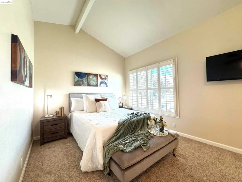 3365 Los Prados St, San Mateo, California, United States. - Photo 37