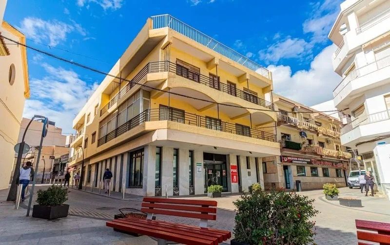 Building for investment in the centre of Roquetas de Mar (Almería)