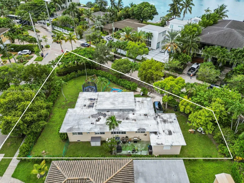 1201 S Biscayne Point Rd, Miami Beach, Florida, United States. - Photo 31