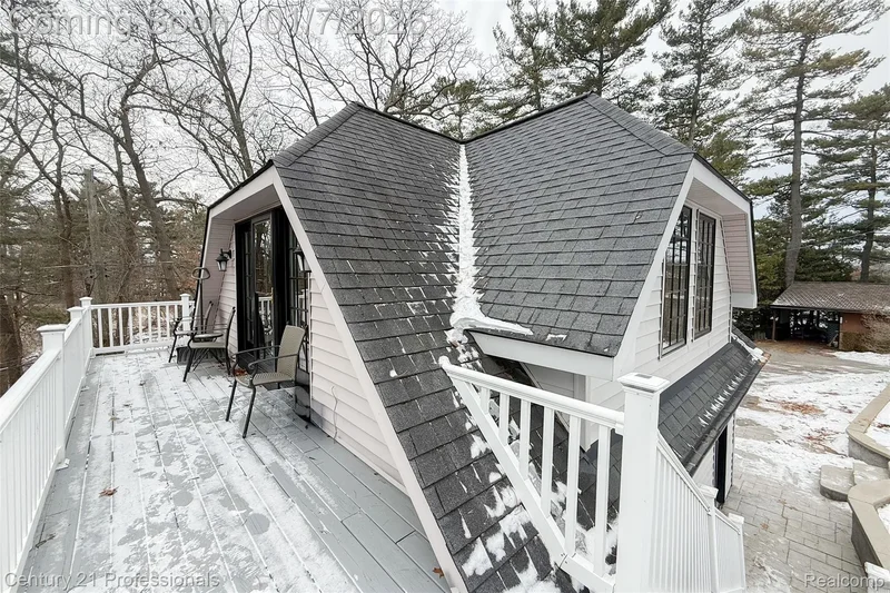 910 W Pine Tree Road W, LakeOrion, MI 48362, Orion charter Township, Michigan, United States. - Photo 53