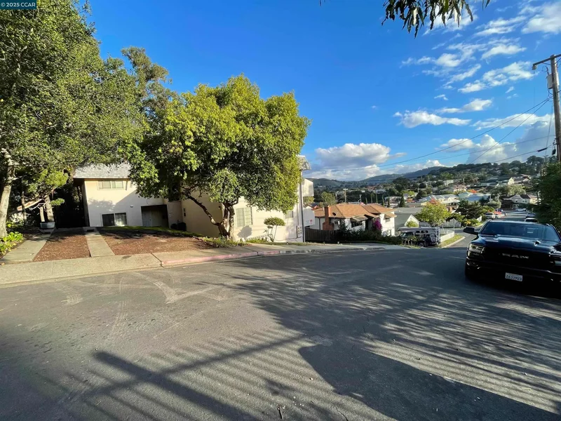 521 Laurel Ave, Pinole, California, United States. - Photo 14