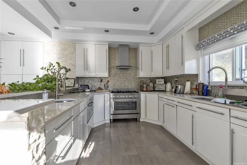 72-05 164th Street, Fresh Meadows, NY 11365, New York, New York, United States. - Photo 19